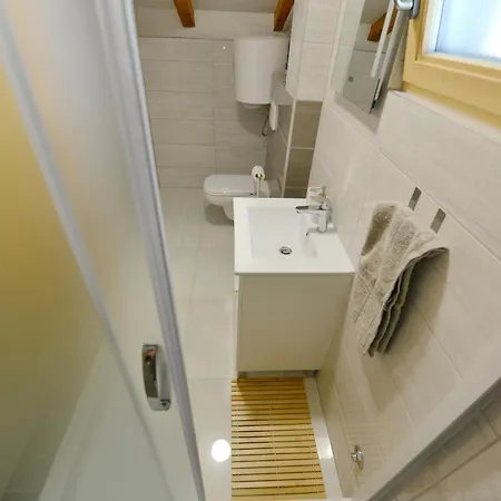 Nikola Apartment