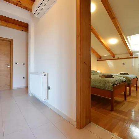 Nikola Apartament
