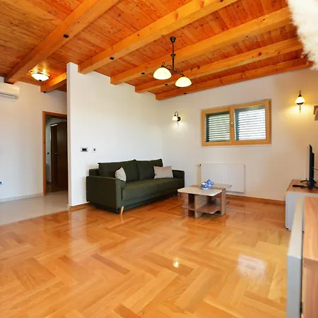 Apartment Nikola *