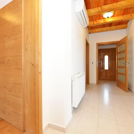 Nikola Apartamento Zadar