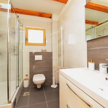 Nikola Apartment *