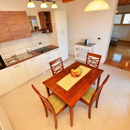 Nikola Apartament Zadar